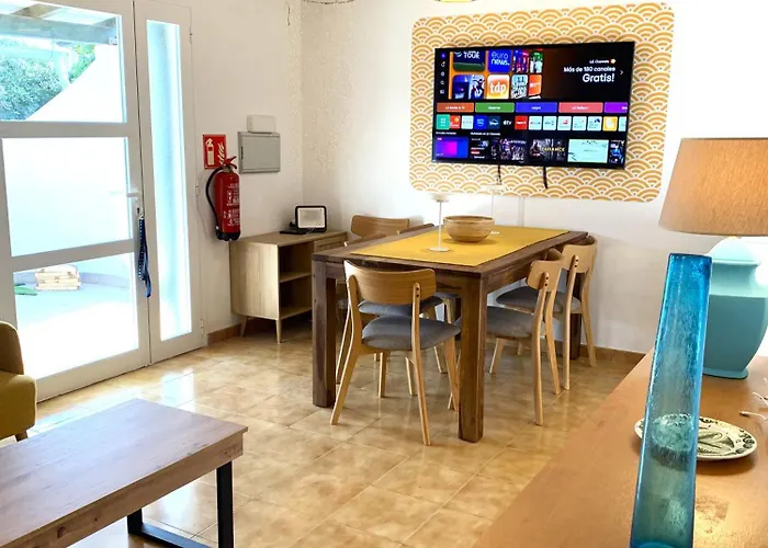 Bonito Con Piscina Y A Dos Pasos De La Playa Lejlighed